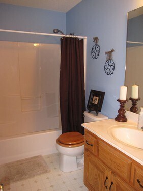 Building Photo - {12532} Immaculate Split-Level Home + Fenc...
