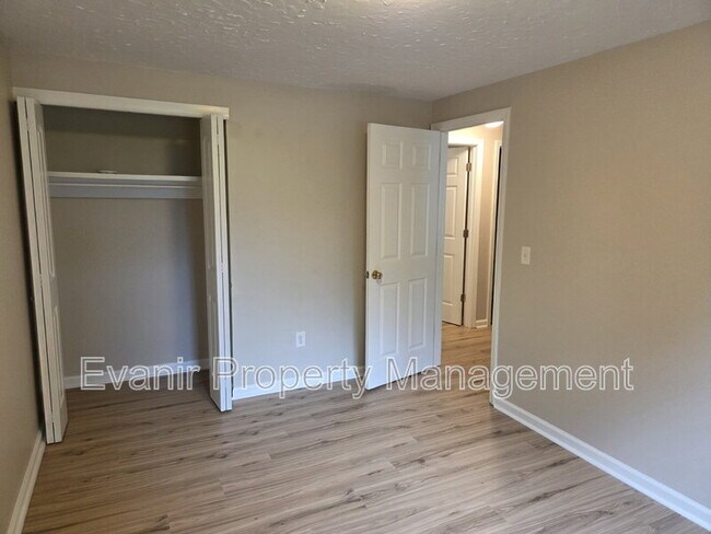 Building Photo - 3623 Bolamo Dr