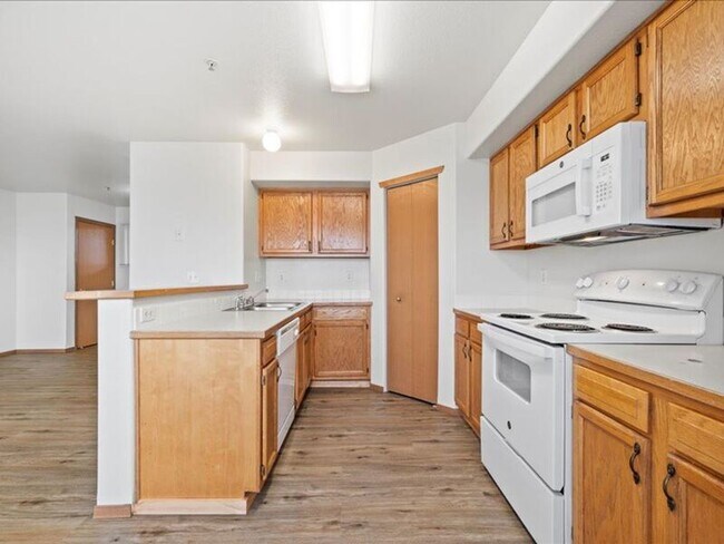 Building Photo - 6305 Chapel Hill Blvd