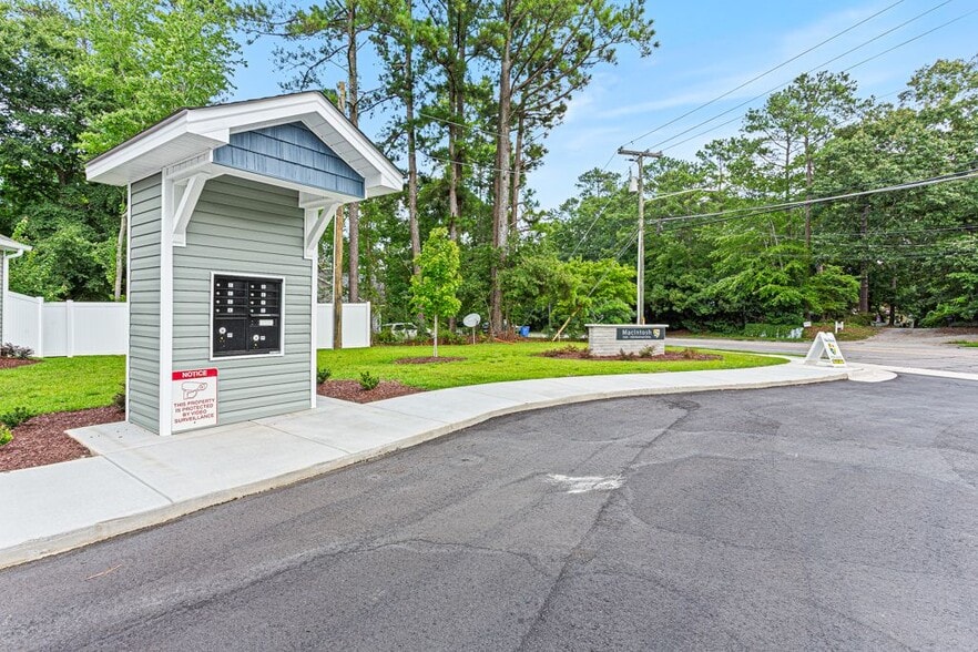 Building Photo - 1632 MacIntosh Drive, Unit 1632