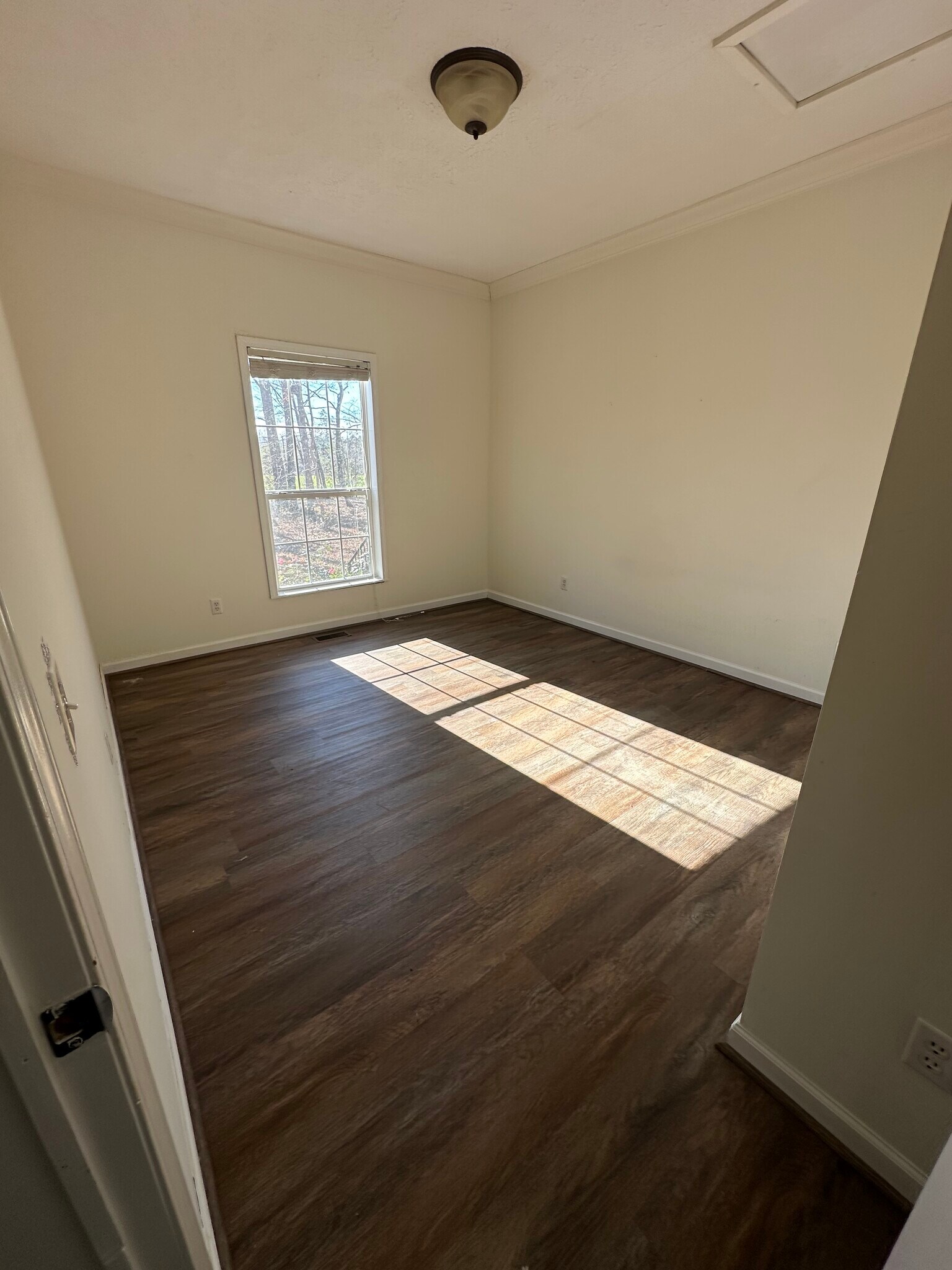 Building Photo - 2290 Ashland Rd