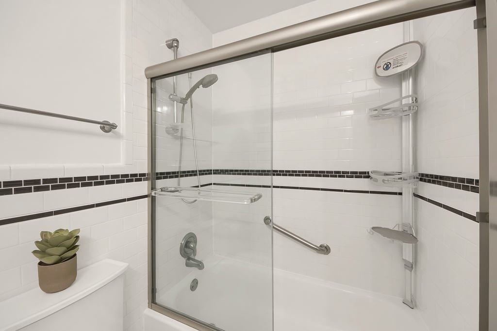 Building Photo - 501 Barrington Hills Dr