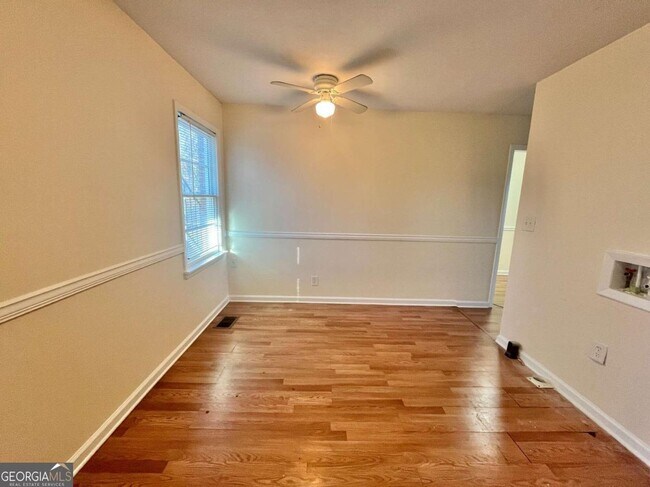 Building Photo - 1002 Level Creek Rd