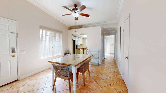 Building Photo - 505 S Farrell Dr