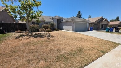 Building Photo - Large & Beautiful 4 Bedroom 2 Bath Custom ...