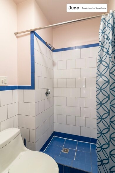 Building Photo - Room in Shared 4 bed/2 bath home