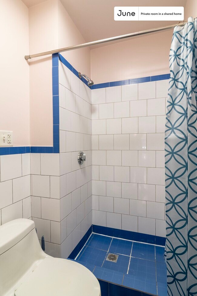 Building Photo - Room in Shared 4 bed/2 bath home in Allston