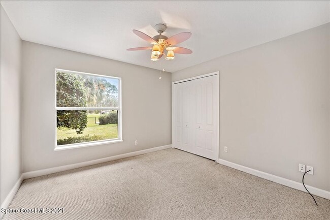 Building Photo - 5867 Treasure Ln