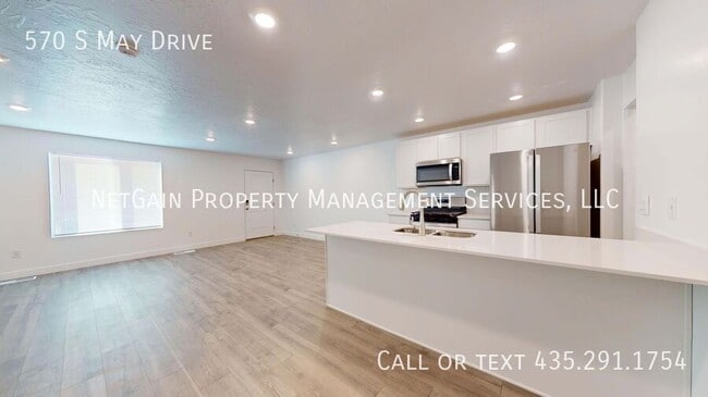 Building Photo - 570 May Dr