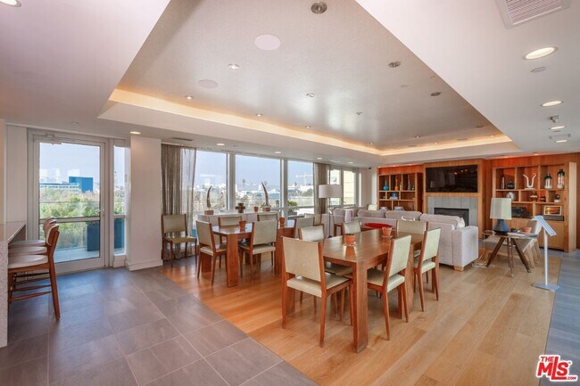 Building Photo - 1705 Ocean Ave