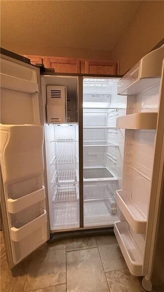 Building Photo - 2945 Highland Hill Pkwy