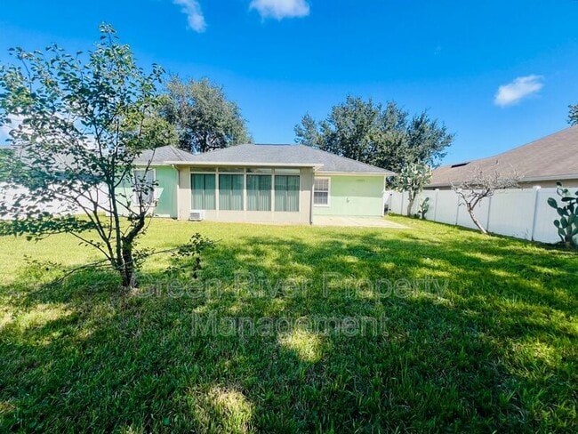 Building Photo - 13140 Staffordshire Dr S
