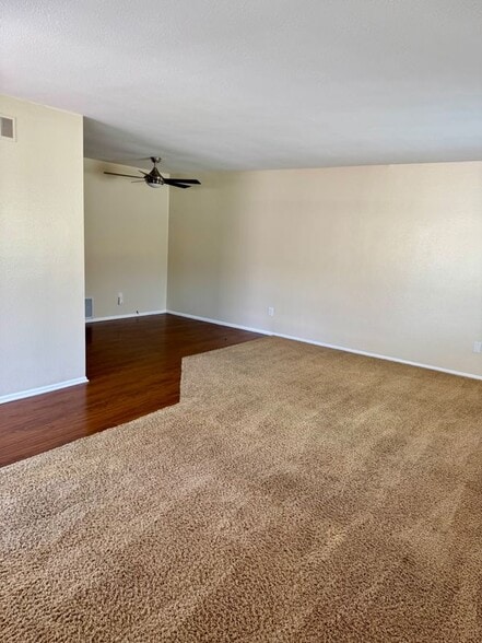 Building Photo - 4638 Via Vista Cir