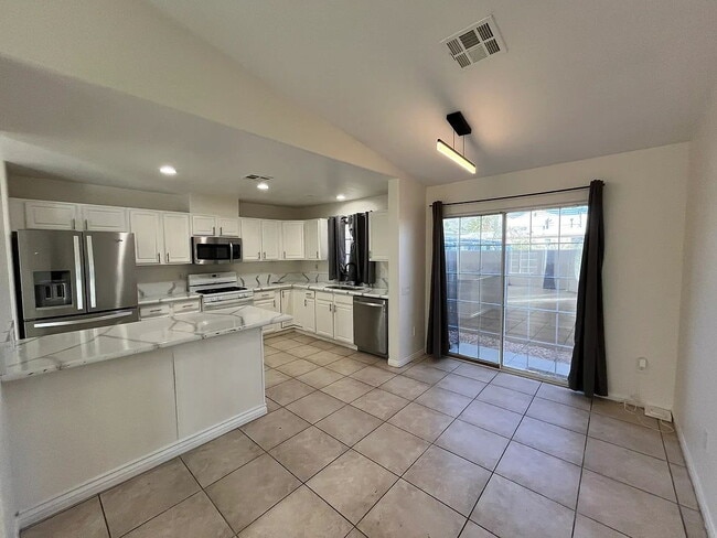 Building Photo - Welcome to your next home in Desert Hot Springs a beautifully maintained and recently renovated 3...