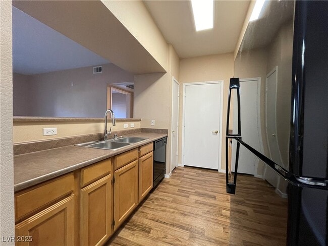 Building Photo - 45 Maleena Mesa St