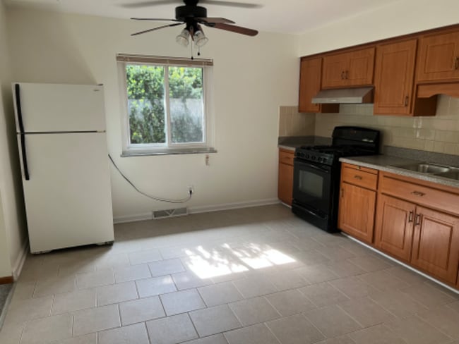 Building Photo - 1239 Broadrock Ct