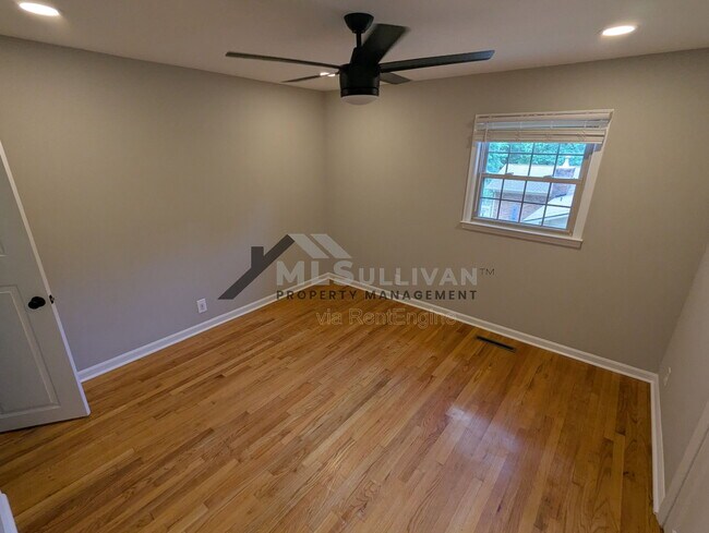 Building Photo - 6226 Dello St
