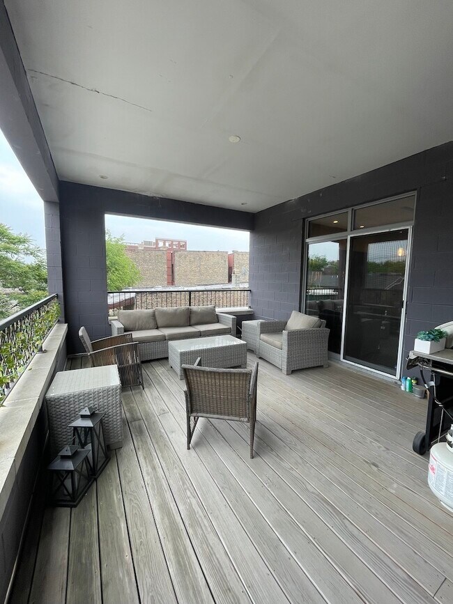 Building Photo - 1746-52 W North Ave