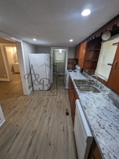 Building Photo - 207 E Park St