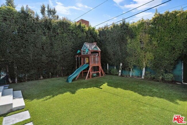 Building Photo - 149 S Wetherly Dr