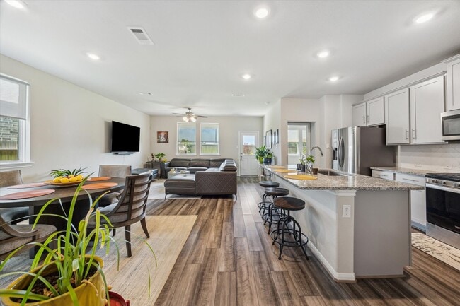 Building Photo - 13309 Emerald Mallard Dr