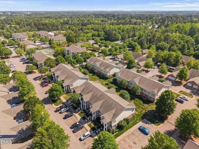 Building Photo - 2400 Huntscroft Ln