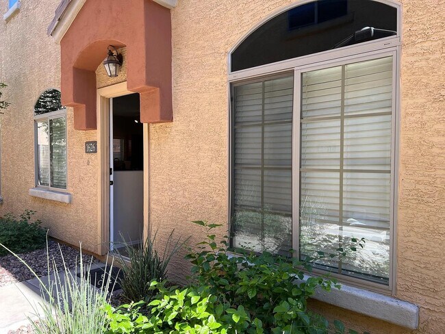 Front Door - 2402 E 5th St