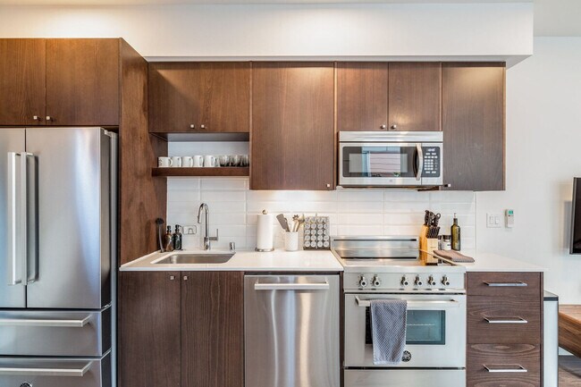 Building Photo - 1215 E Union St