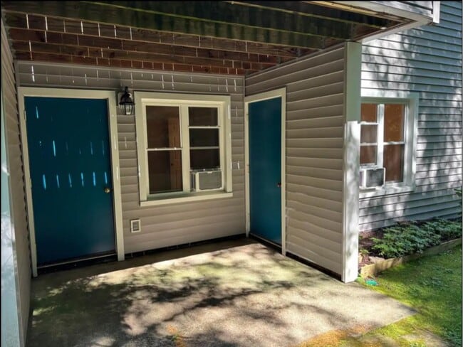 Building Photo - 10 Wild Oaks Rd