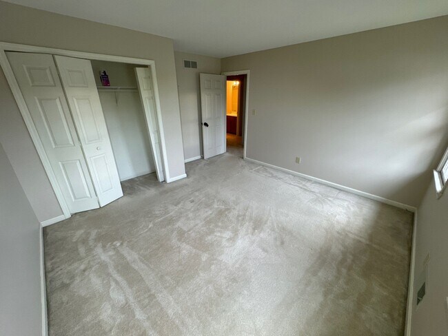 Building Photo - 10985 Eagles Cove Dr