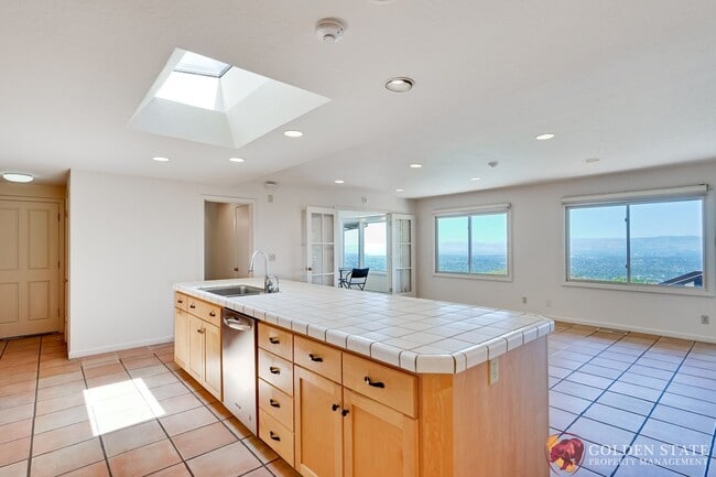 Building Photo - Private Saratoga Mountain Retreat Just Minutes from Downtown