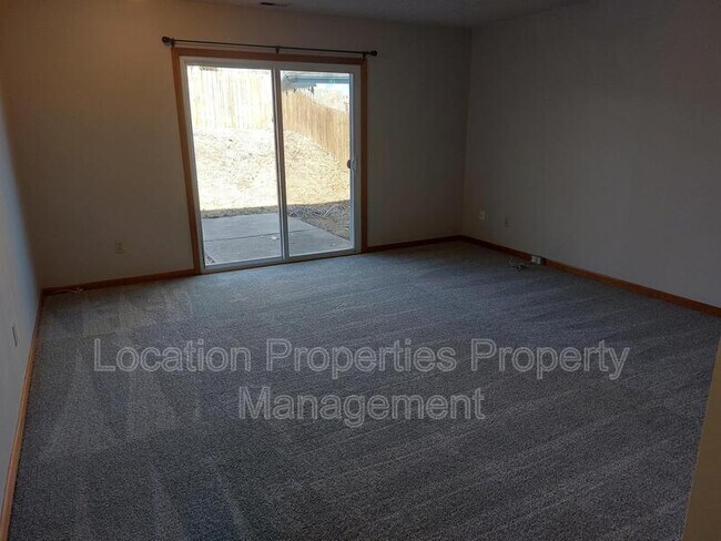 Building Photo - 3904 W 10th Pl