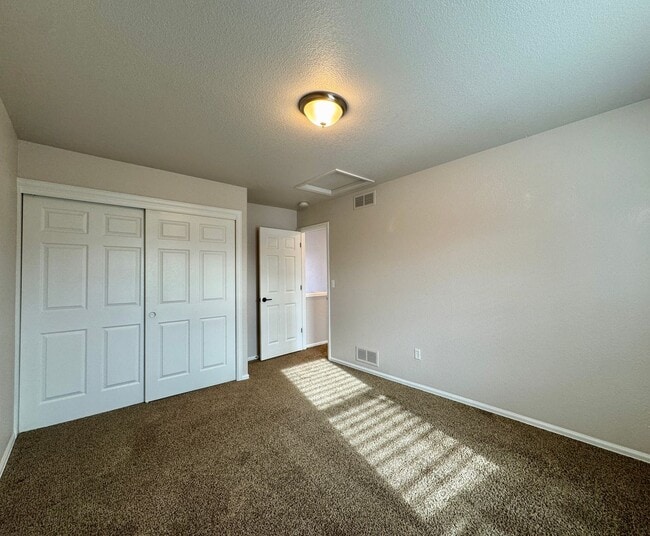 Building Photo - Beautiful & Updated 4 Bedroom / 3.5 Bath Home – Available Now!