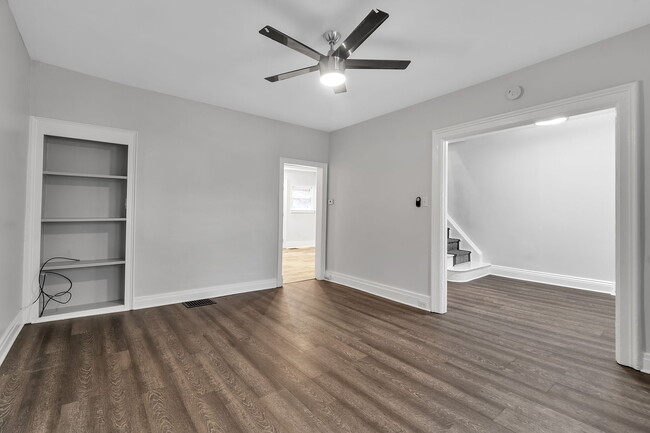 Building Photo - 105 Mariner St