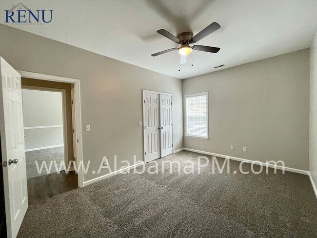 Building Photo - NEW PRICE!!