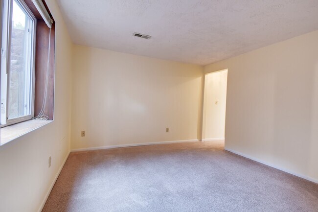 Bedroom - 415 Lilac Ct