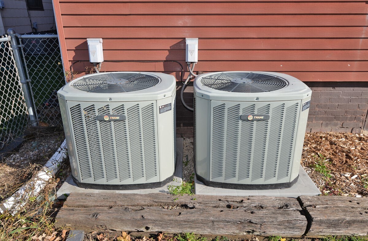 Building Photo - 1516 Thurston Ave