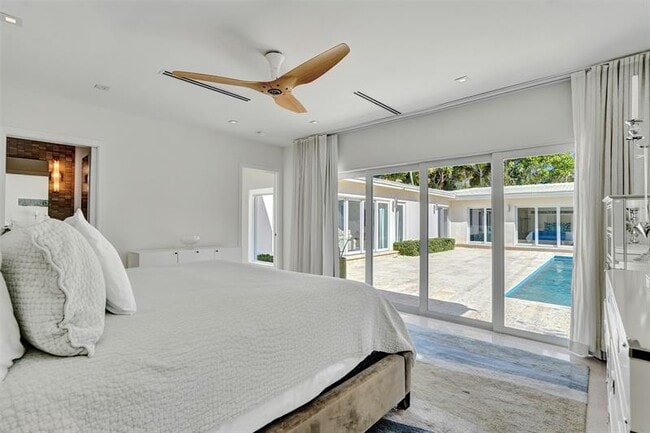 Building Photo - 2514 Yacht Club Blvd