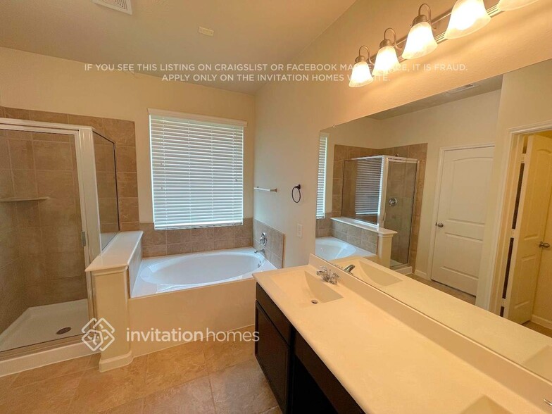 Building Photo - 3434 Tulip Trace Dr