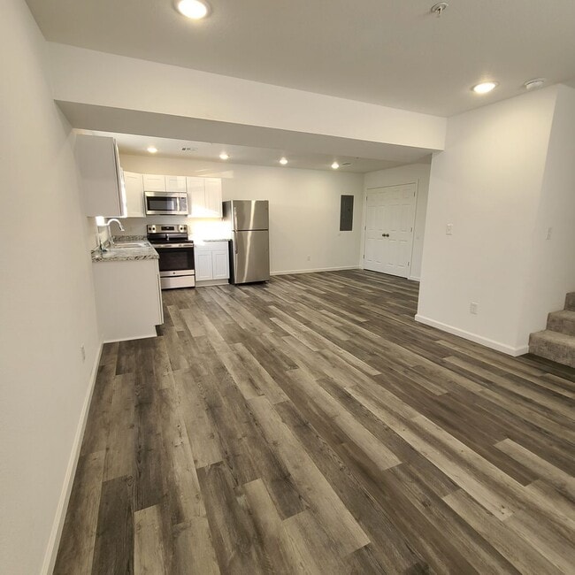 Building Photo - Townhomes Now Available in Strafford MO!