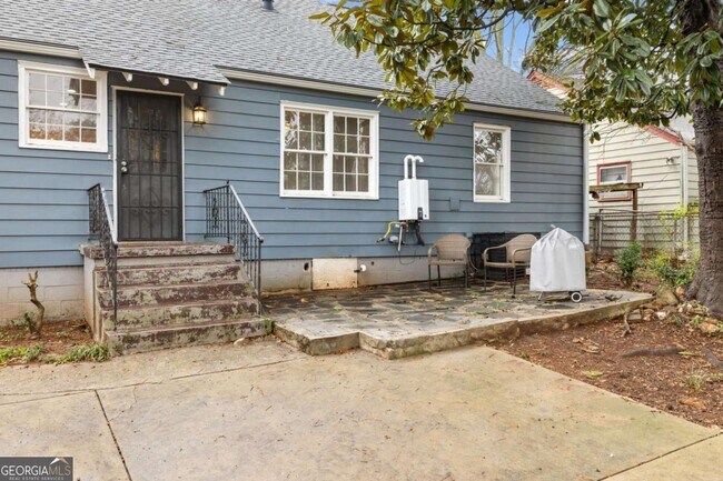 Building Photo - 1649 Beecher St SW