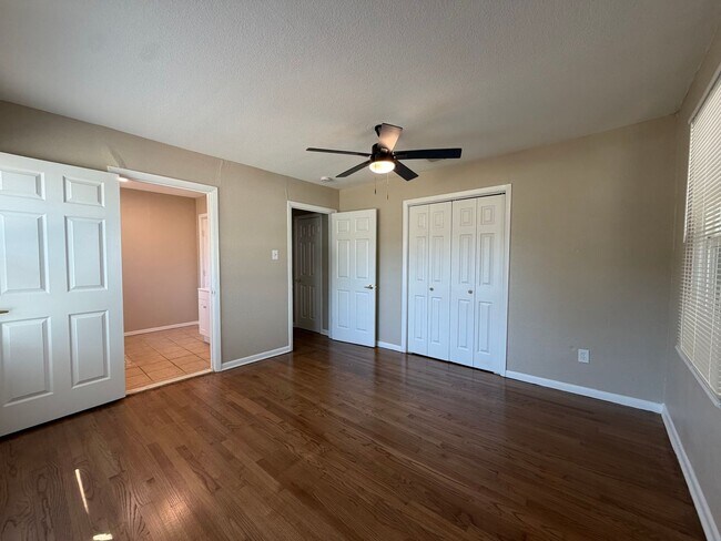 Building Photo - 4816 Melita Ave