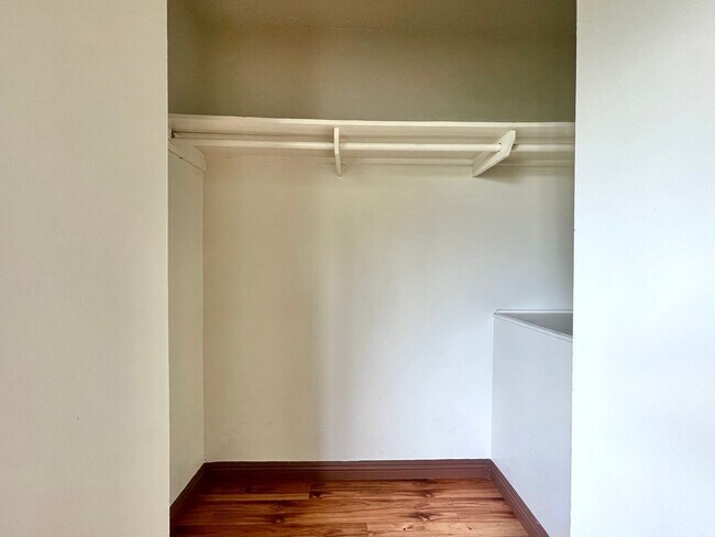 Building Photo - 315 E Avenue 31