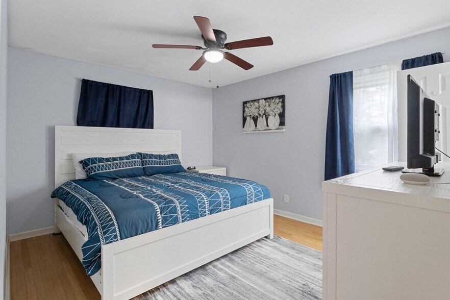 Building Photo - 218 Brandon Rd