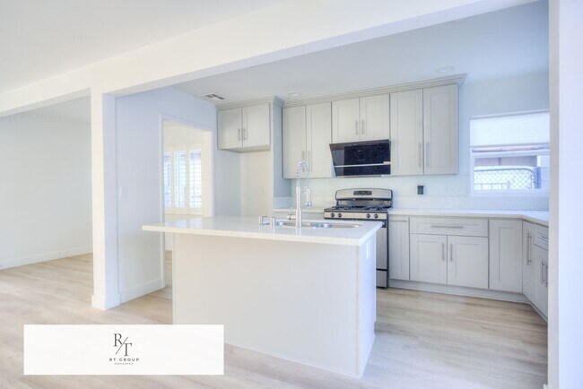 Building Photo - FULLY REMODELED – Front House for Rent (Ba...