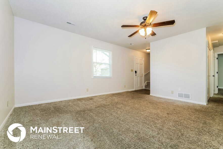 Building Photo - 303 E 11th St