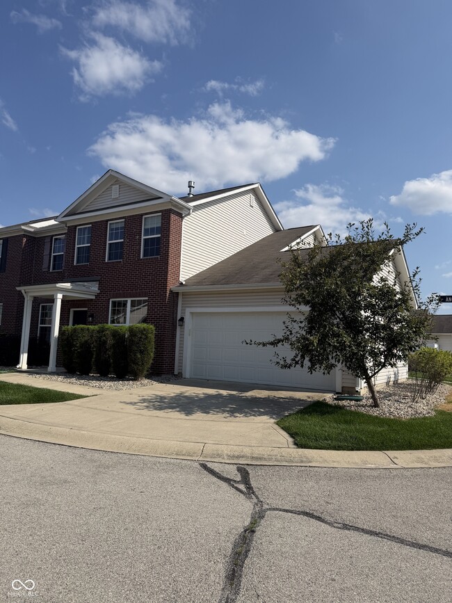 Building Photo - 9681 Angelica Dr