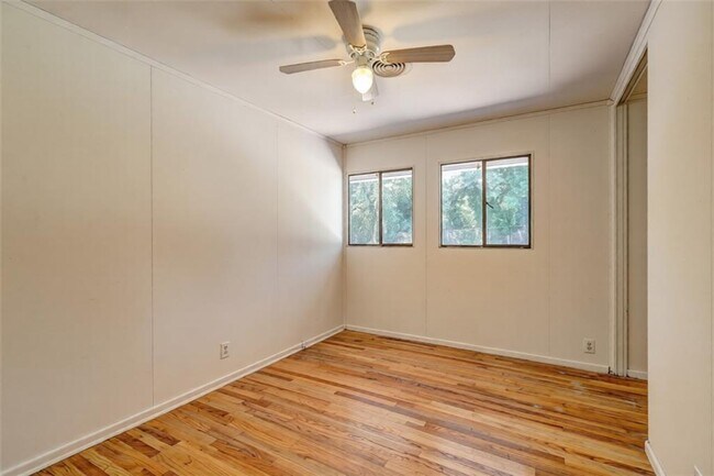 Building Photo - 1367 Canterbury Rd