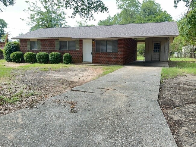 Primary Photo - 2476 Blan St