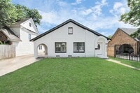 Building Photo - 2902 Truxillo St